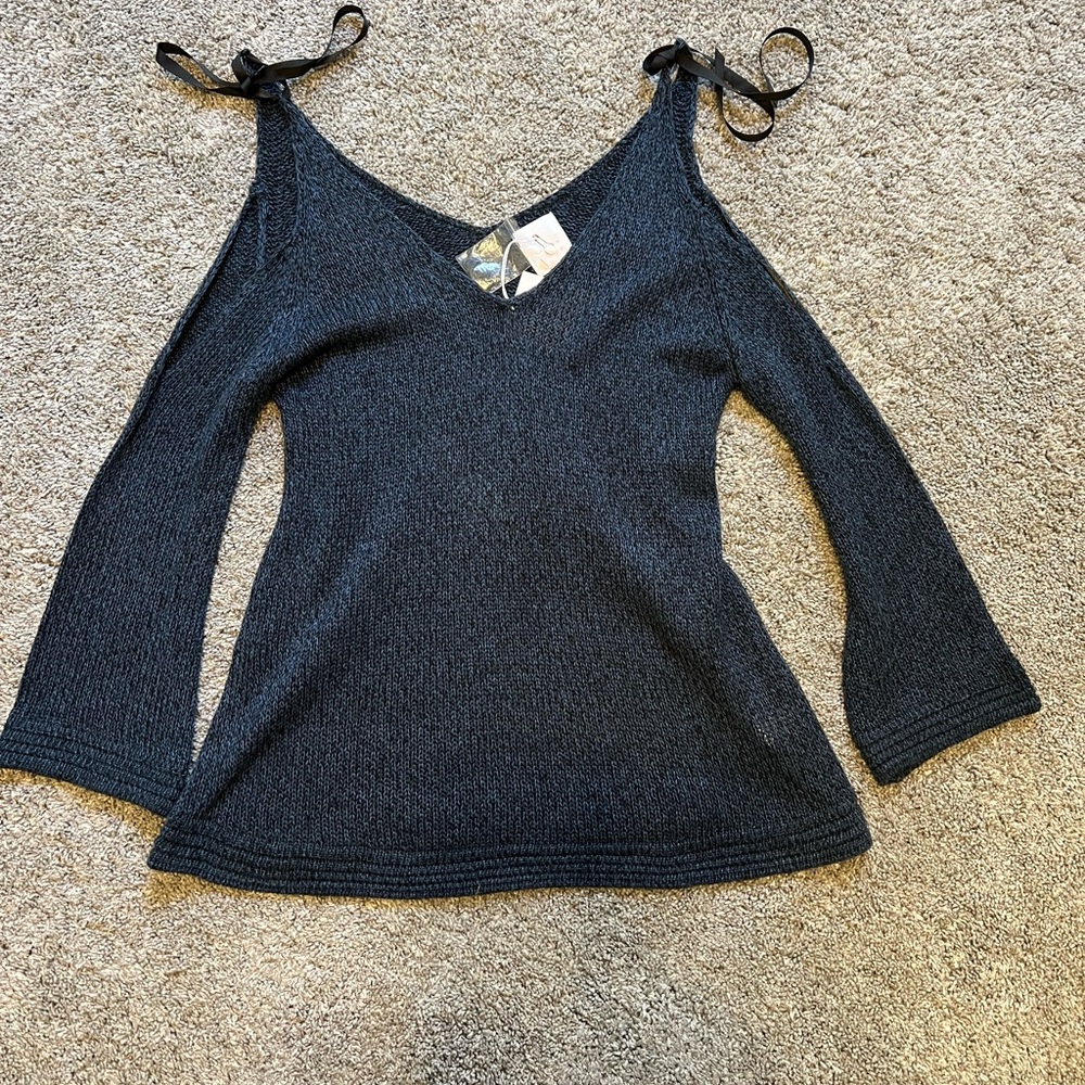Women’s B-Nexk open shoulder sweater